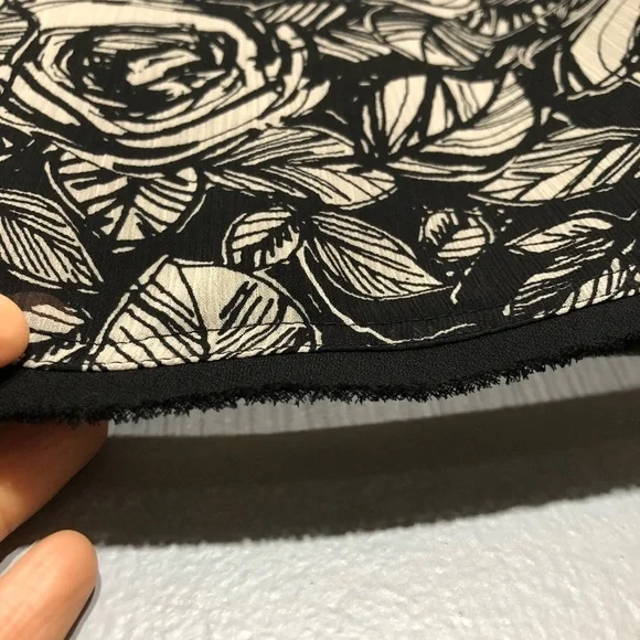 Van Heusen blouse vNeck Flower flower flutter - Picture 9 of 12